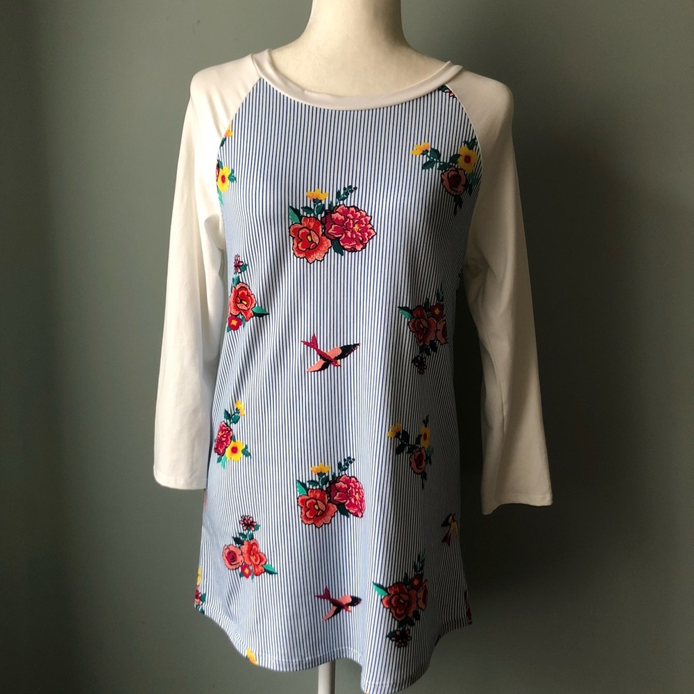 Amelia James St. Louis top